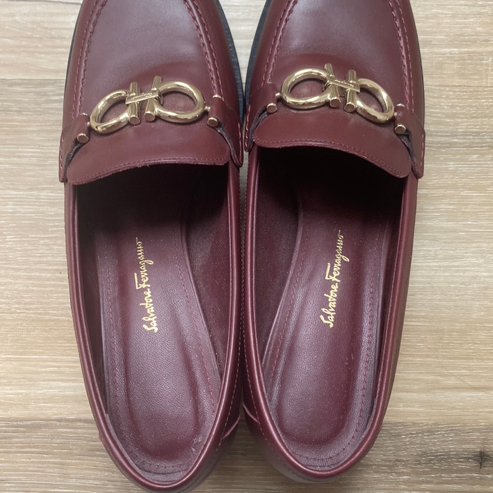 Salvatore Ferragamo chunky heel shoes in bergundy